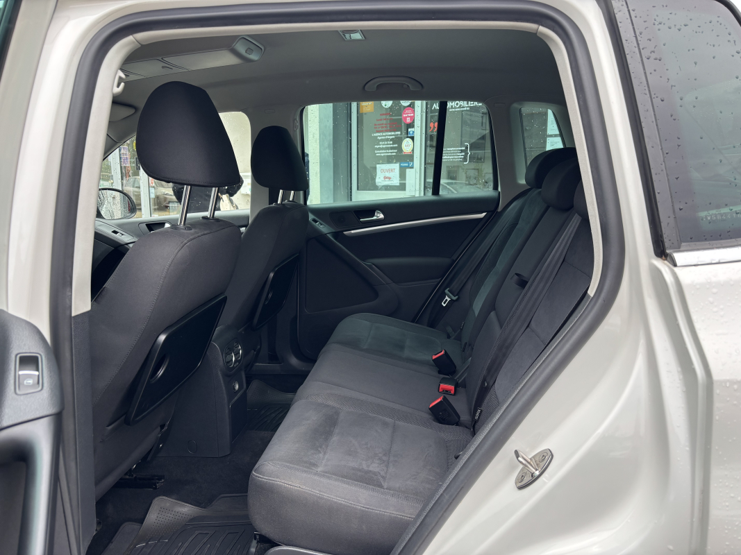 Volkswagen Tiguan — 18