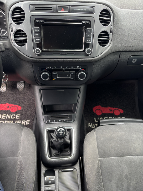 Volkswagen Tiguan — 15
