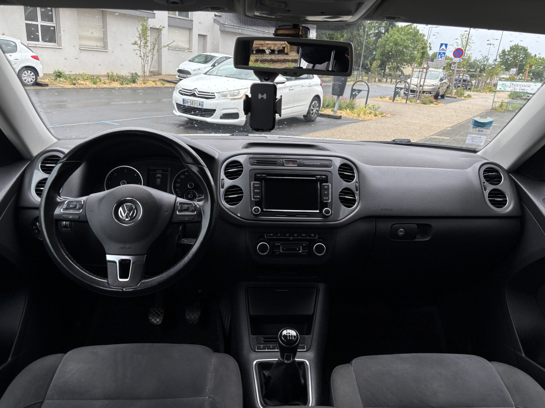 Volkswagen Tiguan — 13