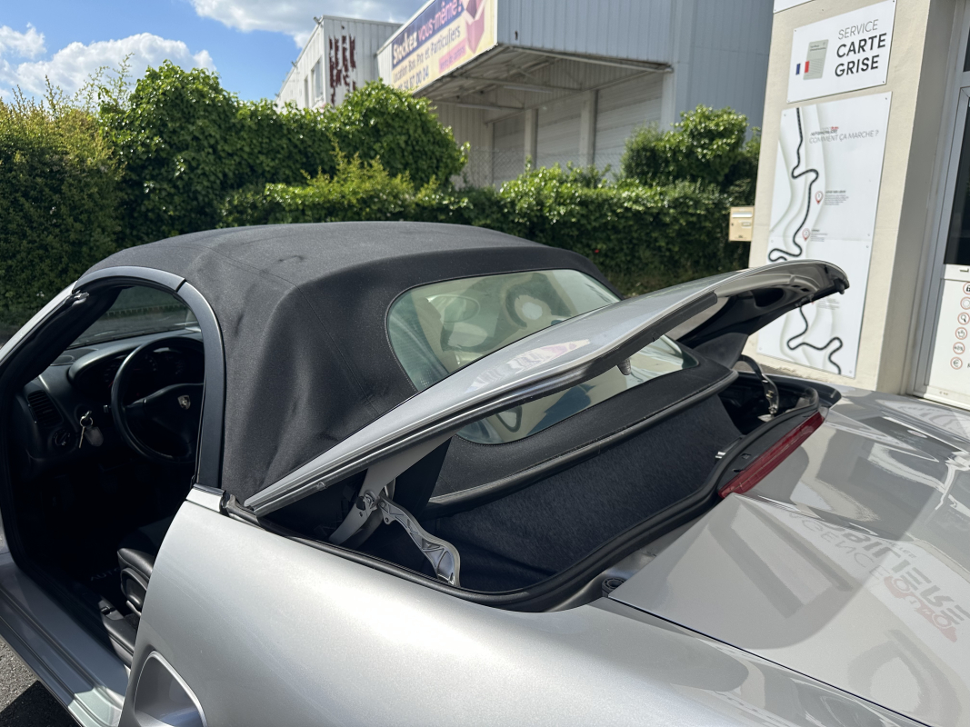 Porsche Boxster — 32