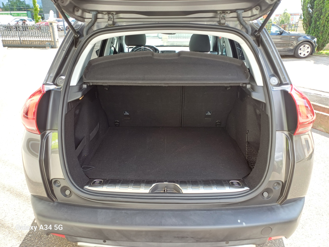 Peugeot 2008 — 21