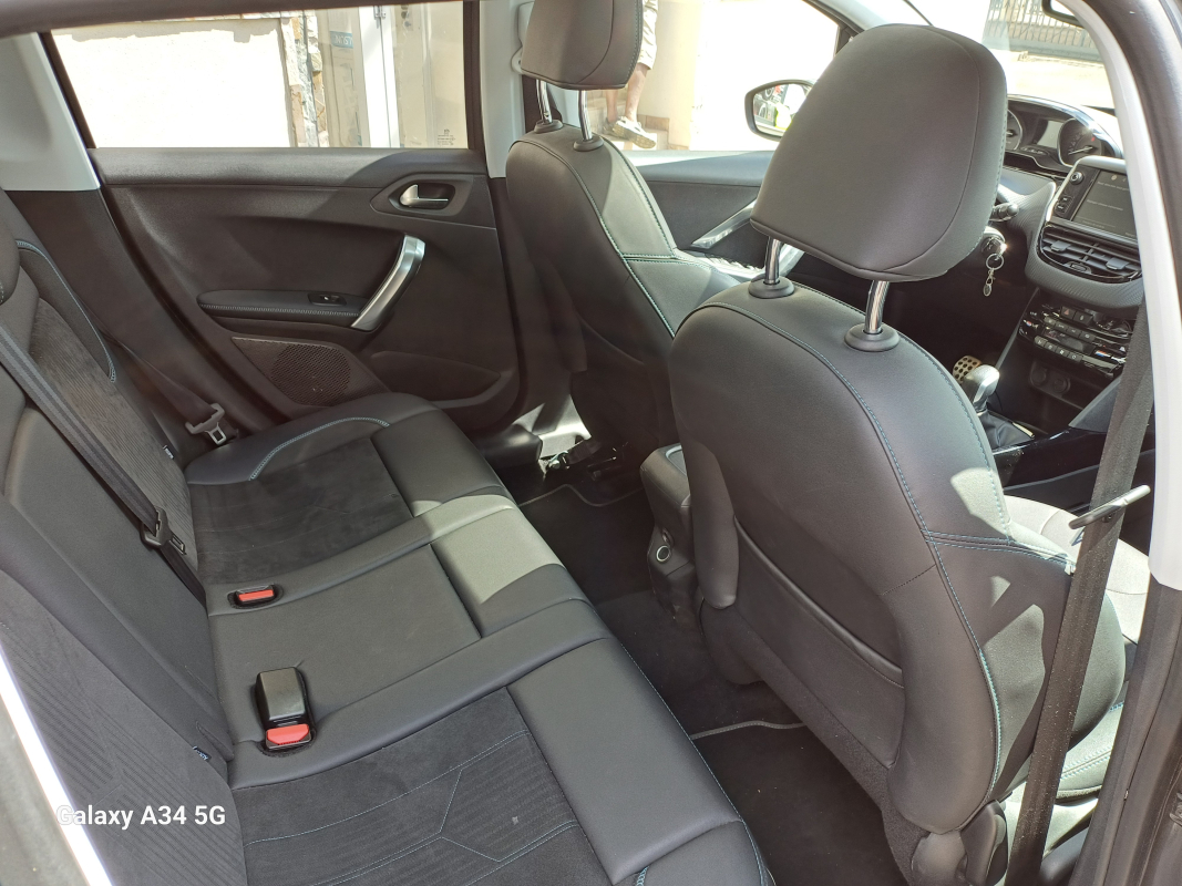 Peugeot 2008 — 19