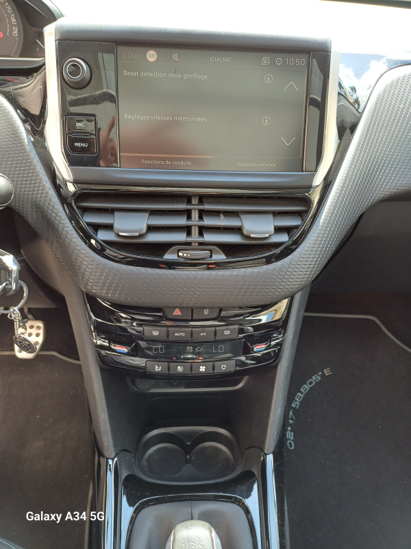 Peugeot 2008 — 13