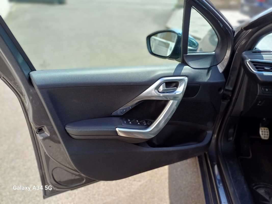 Peugeot 2008 — 27