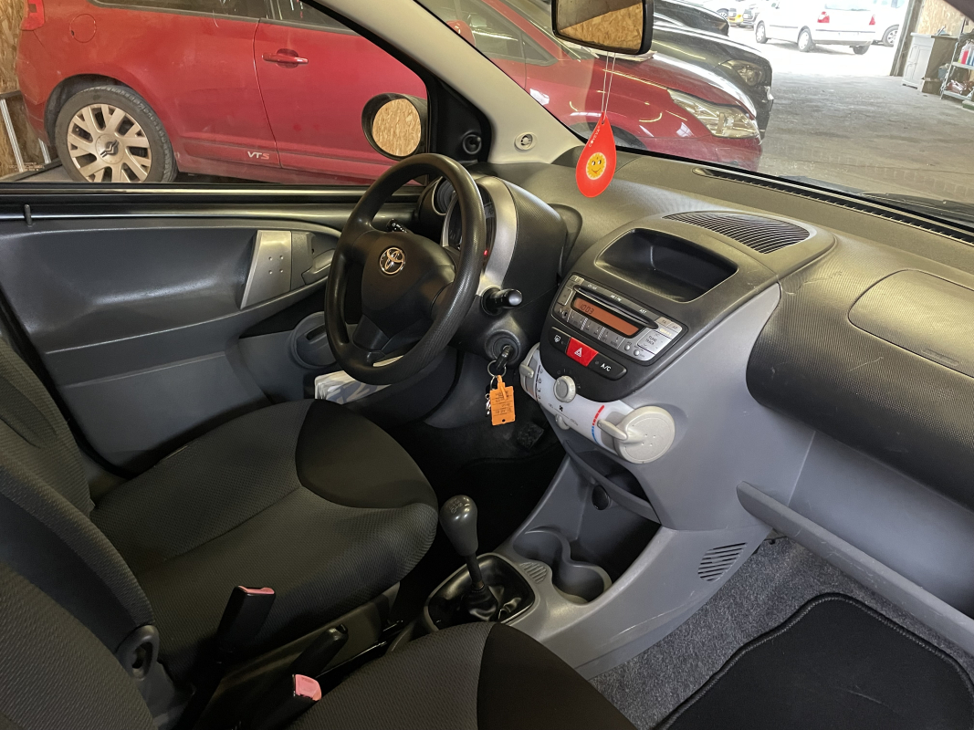 Toyota Aygo — 12
