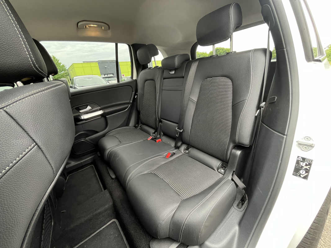 Mercedes GLB — 17