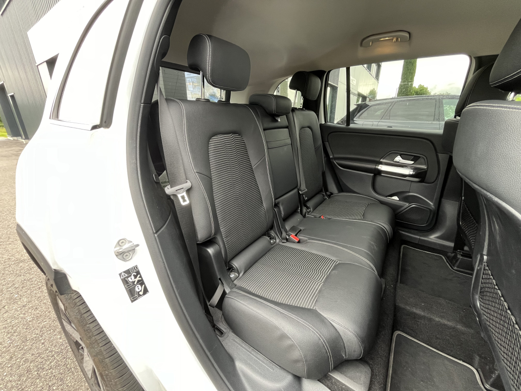 Mercedes GLB — 18