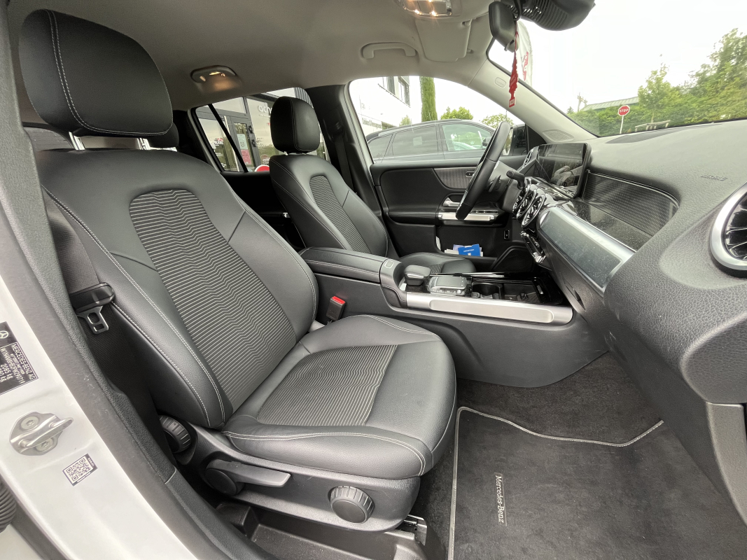 Mercedes GLB — 16