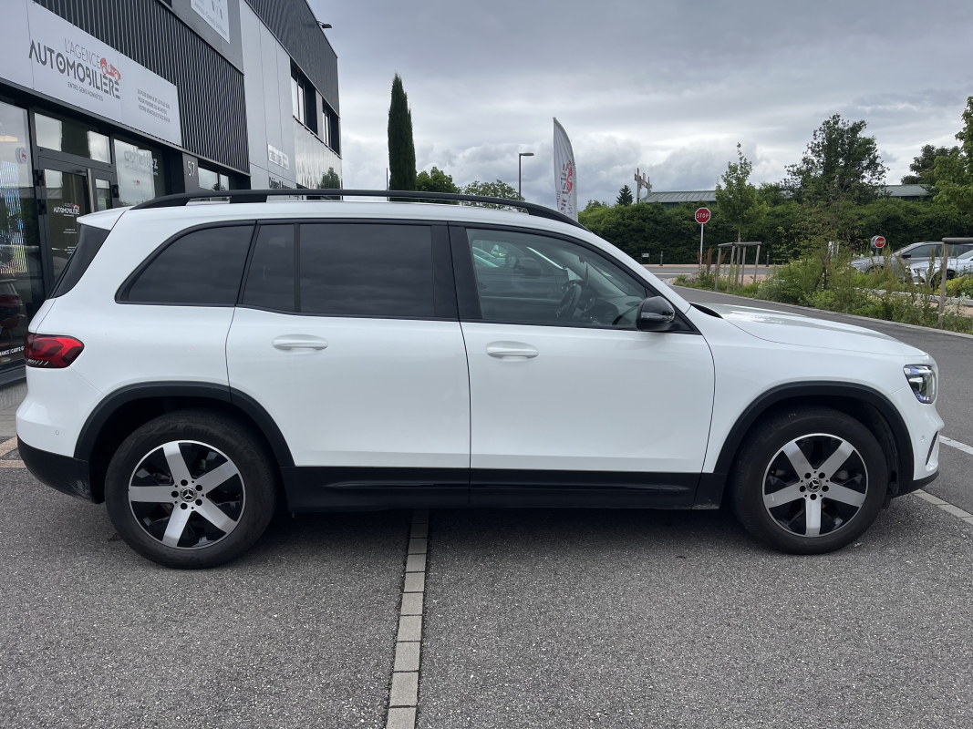 Mercedes GLB — 8