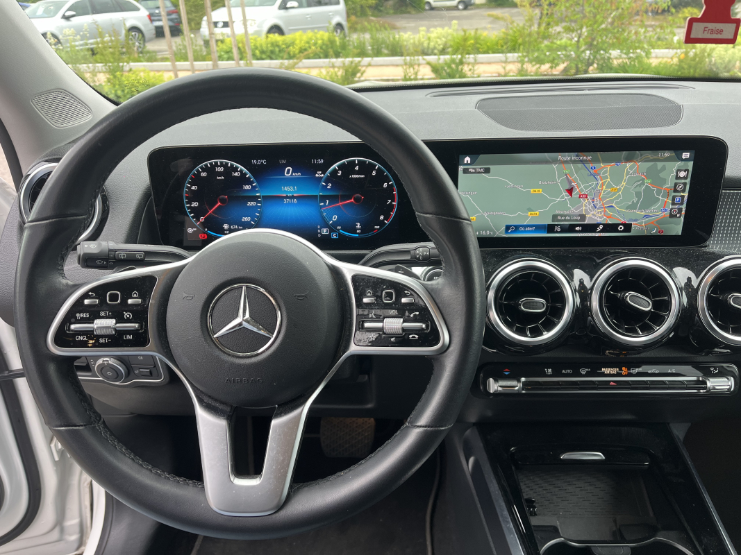 Mercedes GLB — 10