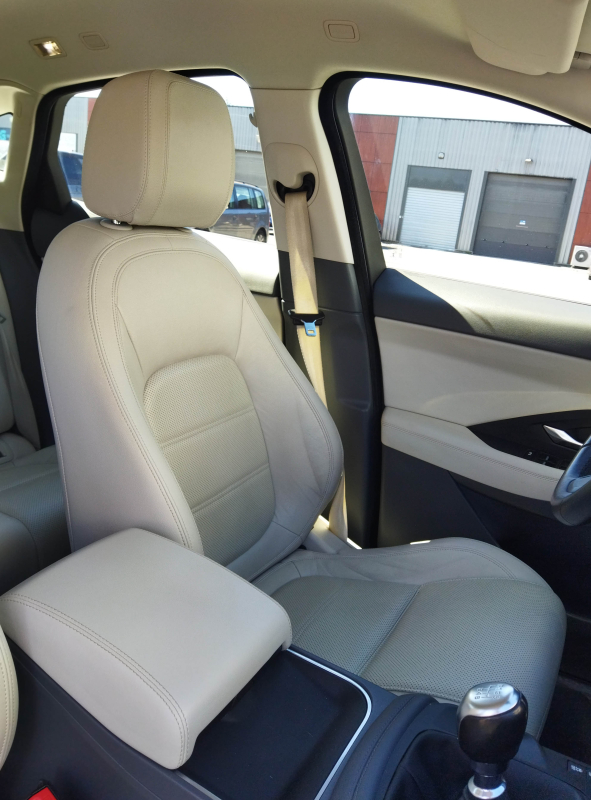 Jaguar E-Pace — 16