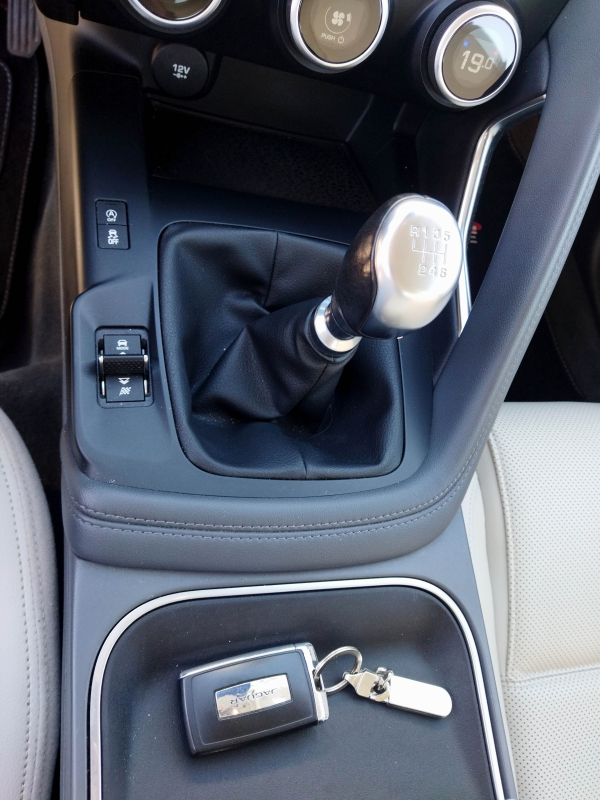 Jaguar E-Pace — 14