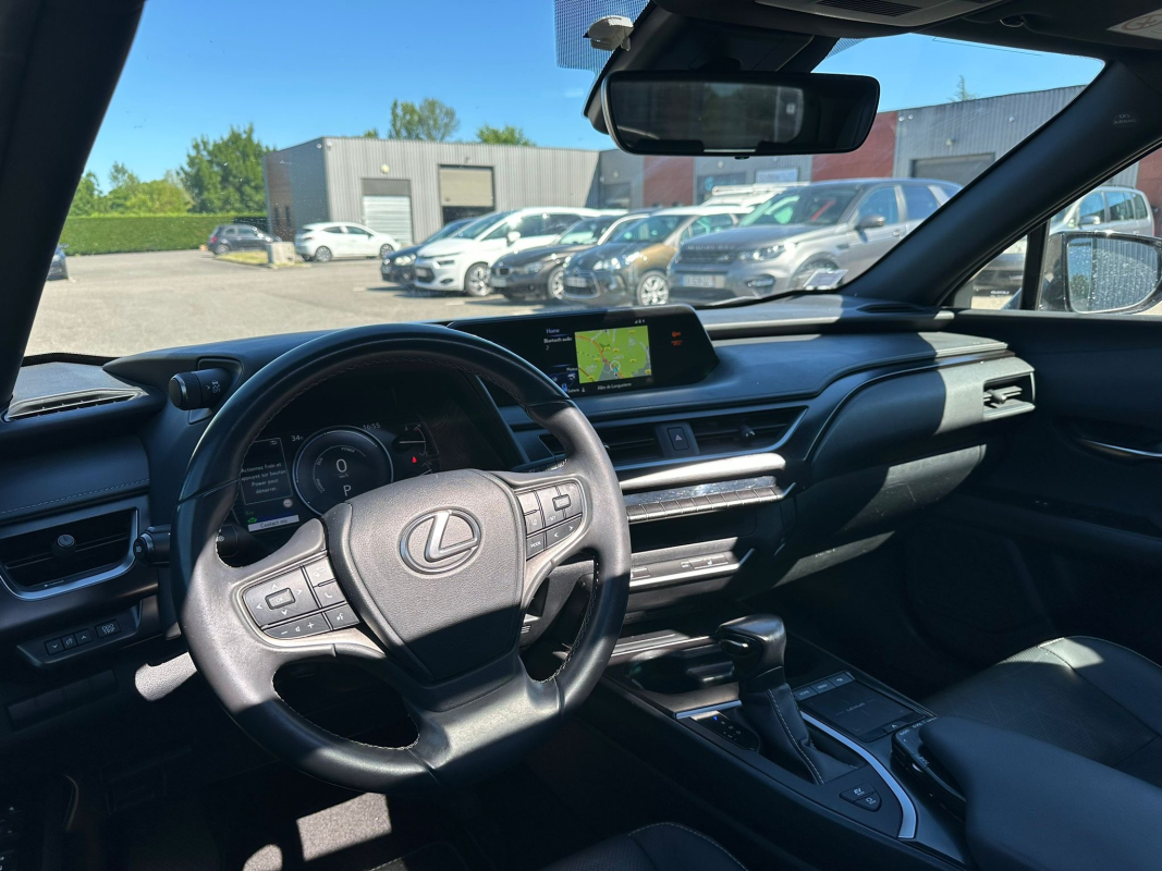 Lexus UX — 11