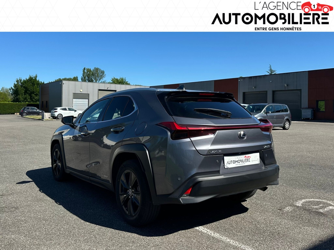 Lexus UX — 5