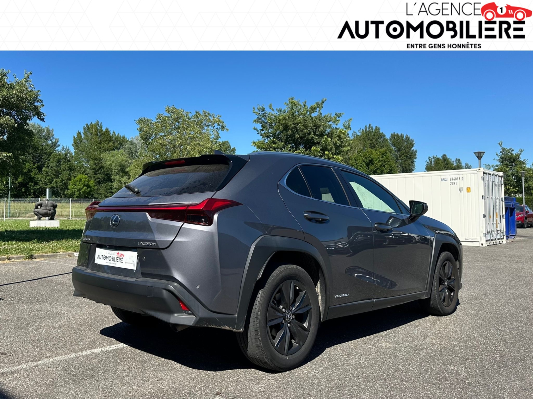 Lexus UX — 3