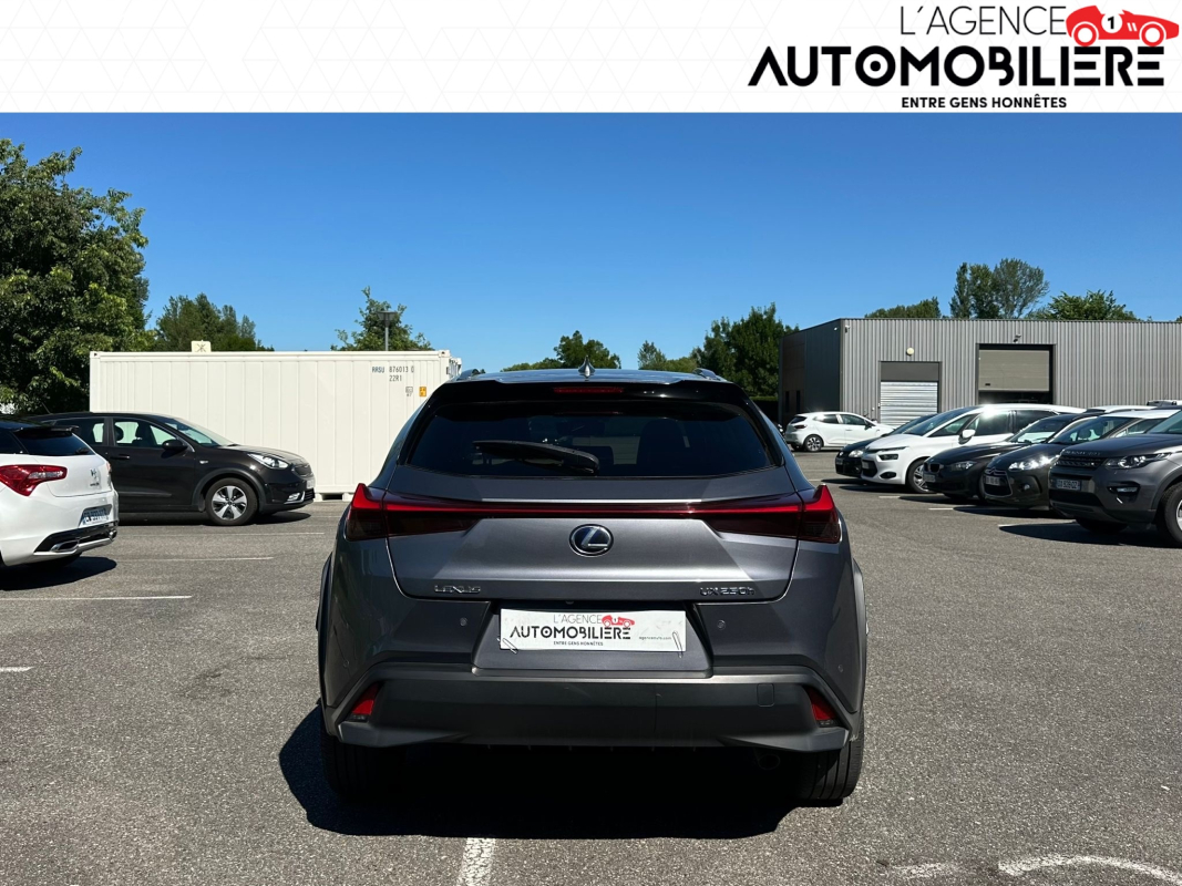 Lexus UX — 4