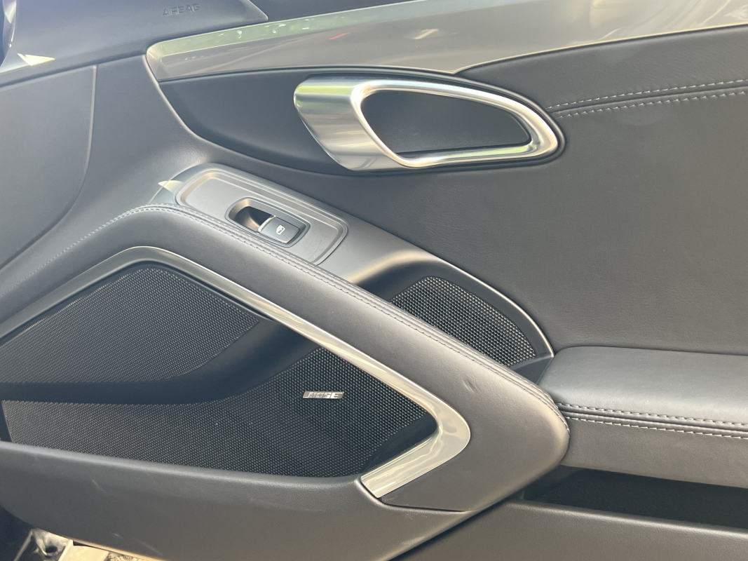 Porsche 911 — 28