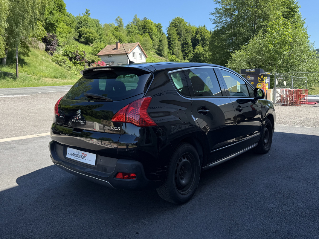 Peugeot 3008 HYbrid4 — 5
