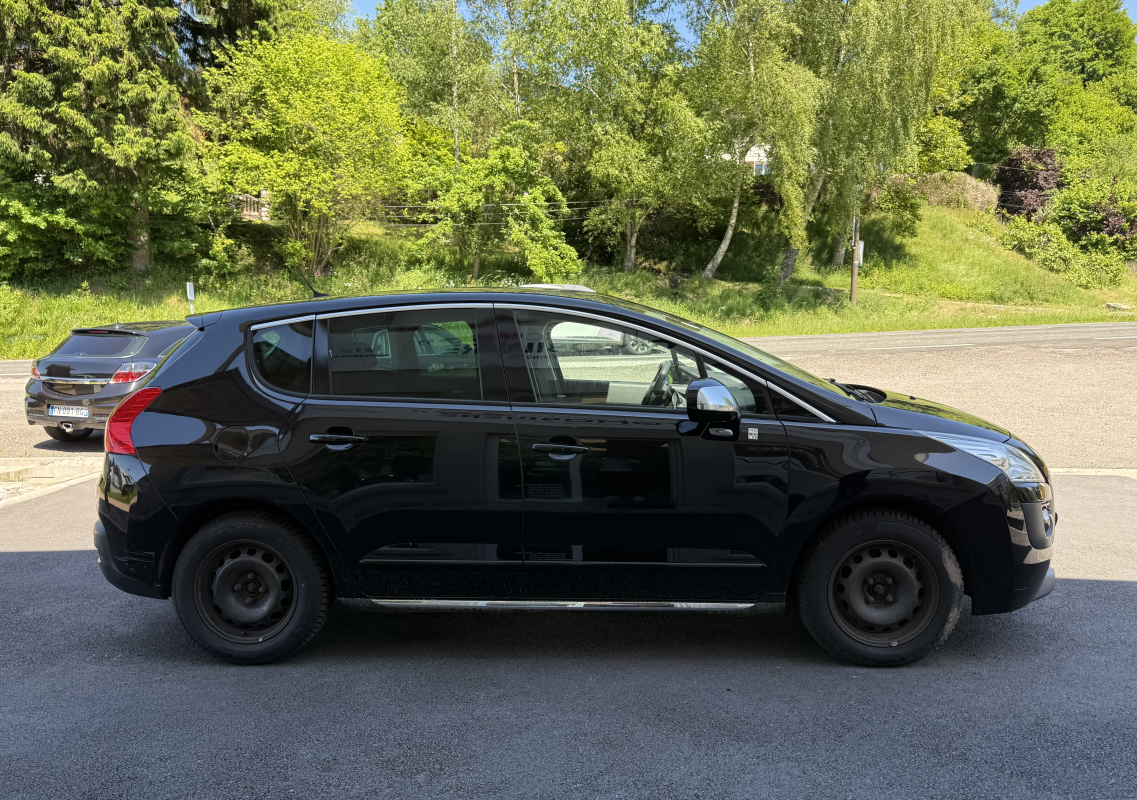 Peugeot 3008 HYbrid4 — 4
