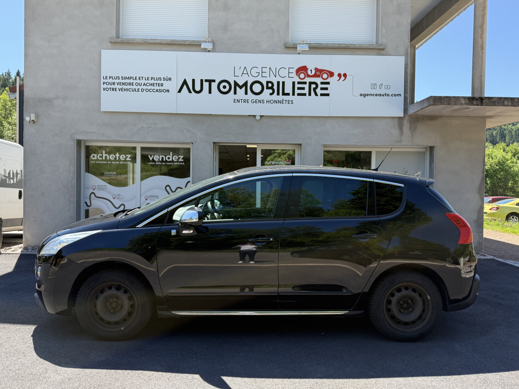 Peugeot 3008 HYbrid4 — 8