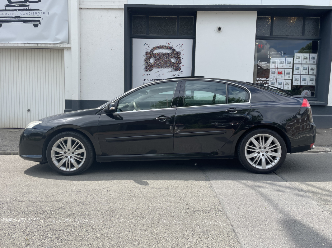 Renault Laguna — 8