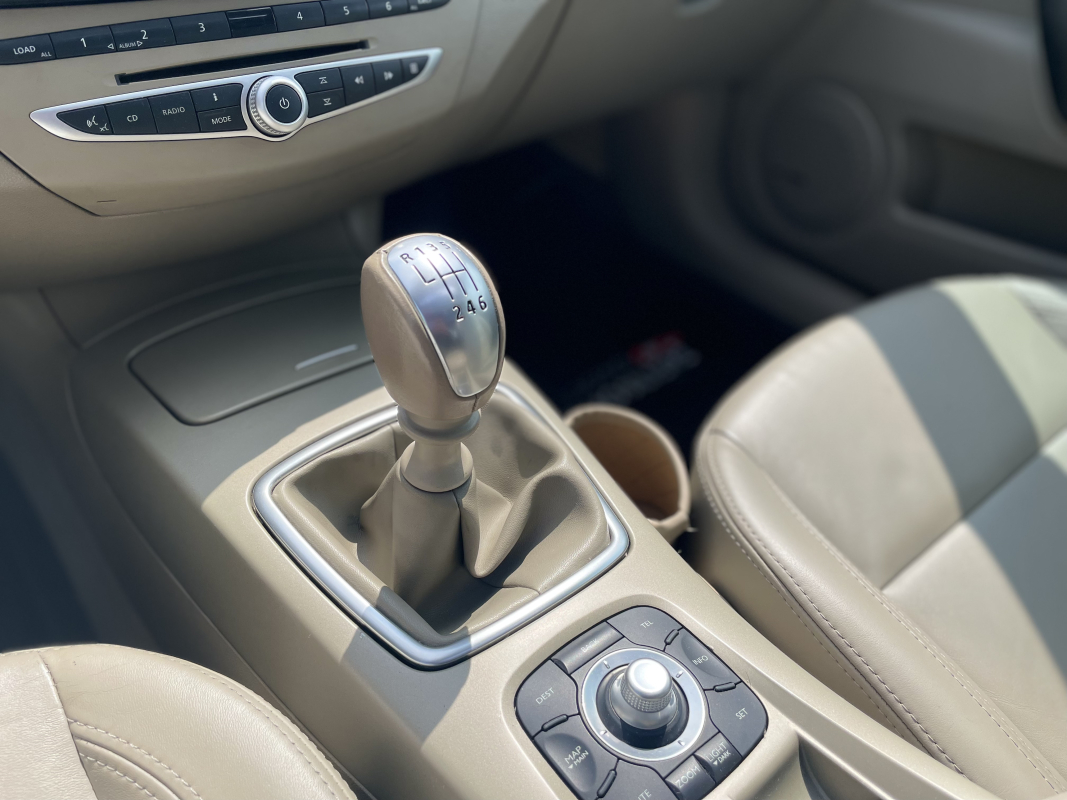 Renault Laguna — 19