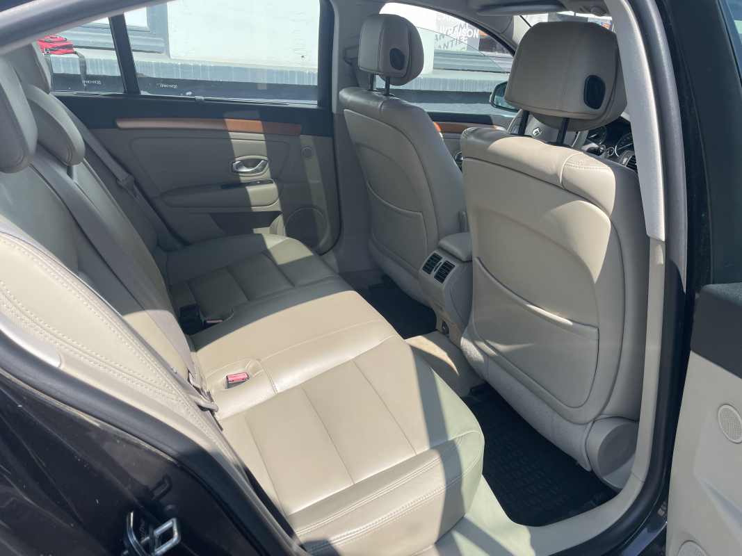 Renault Laguna — 28