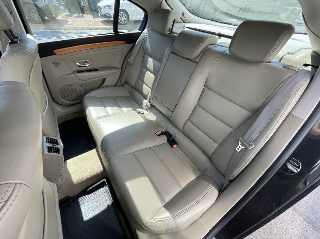 Renault Laguna — 27