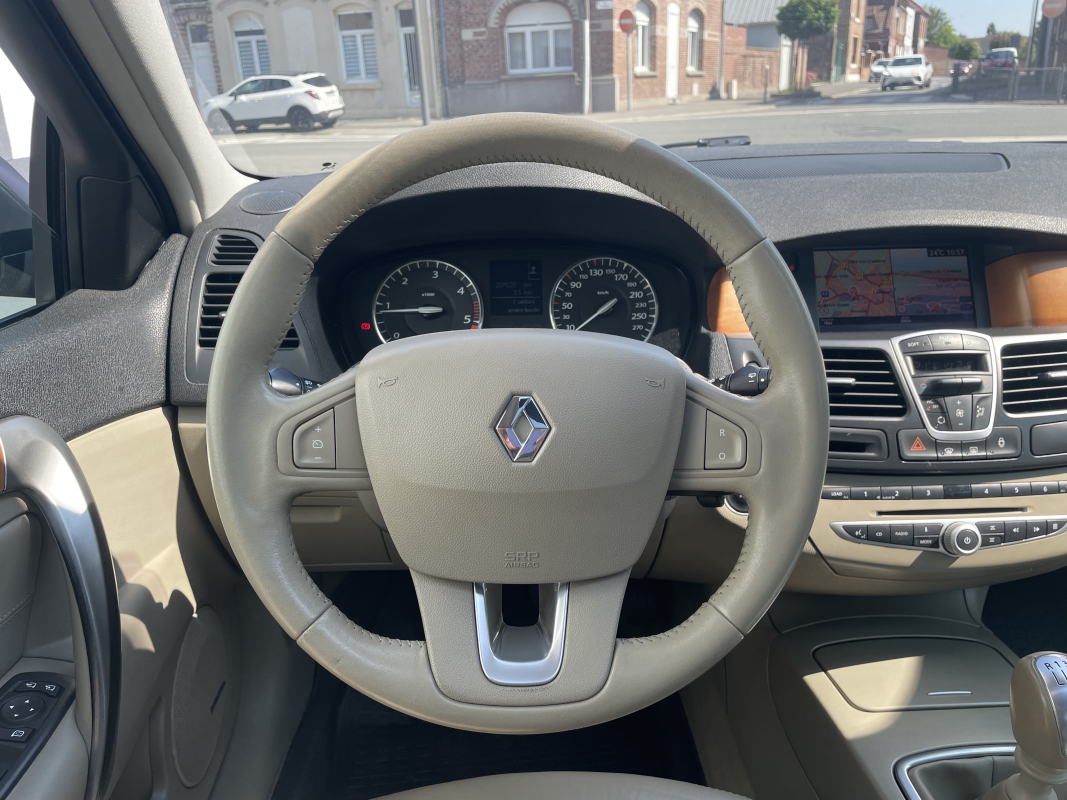 Renault Laguna — 15