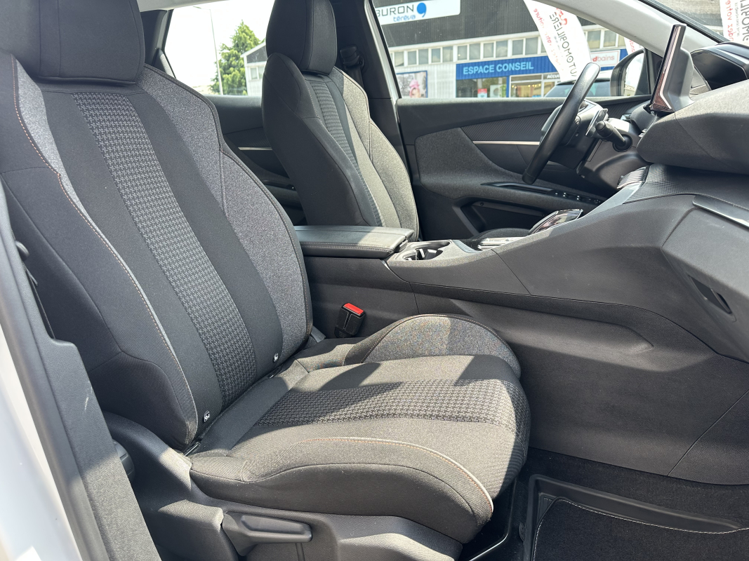 Peugeot 3008 — 12
