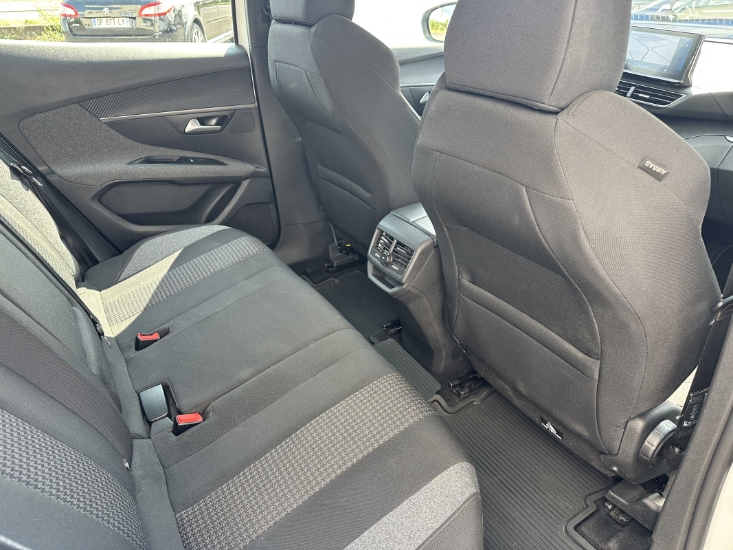 Peugeot 3008 — 13