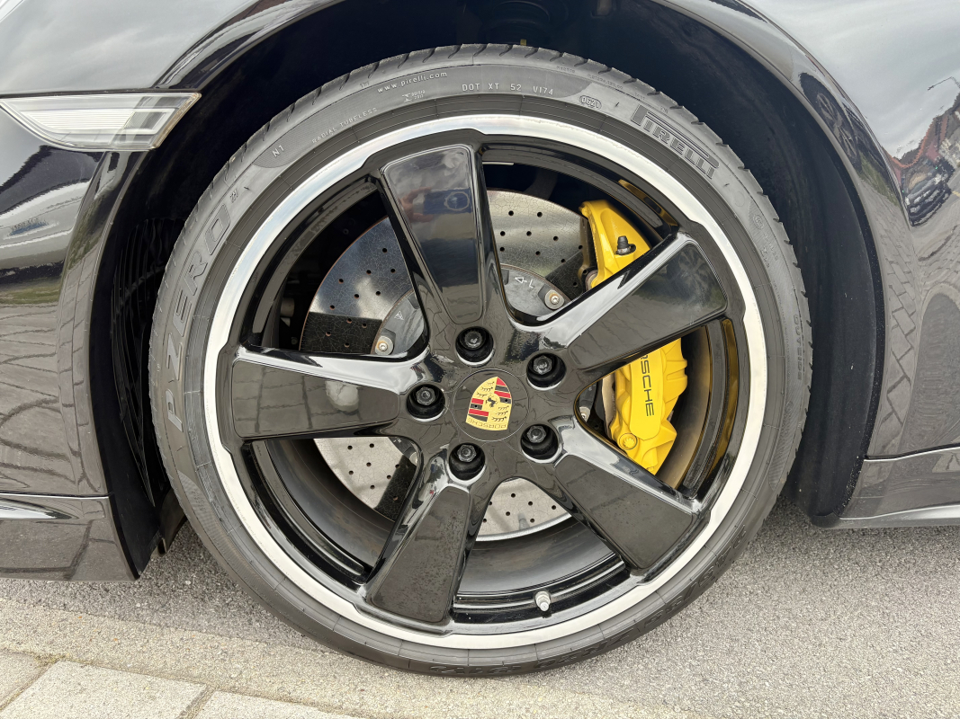 Porsche 911 — 9