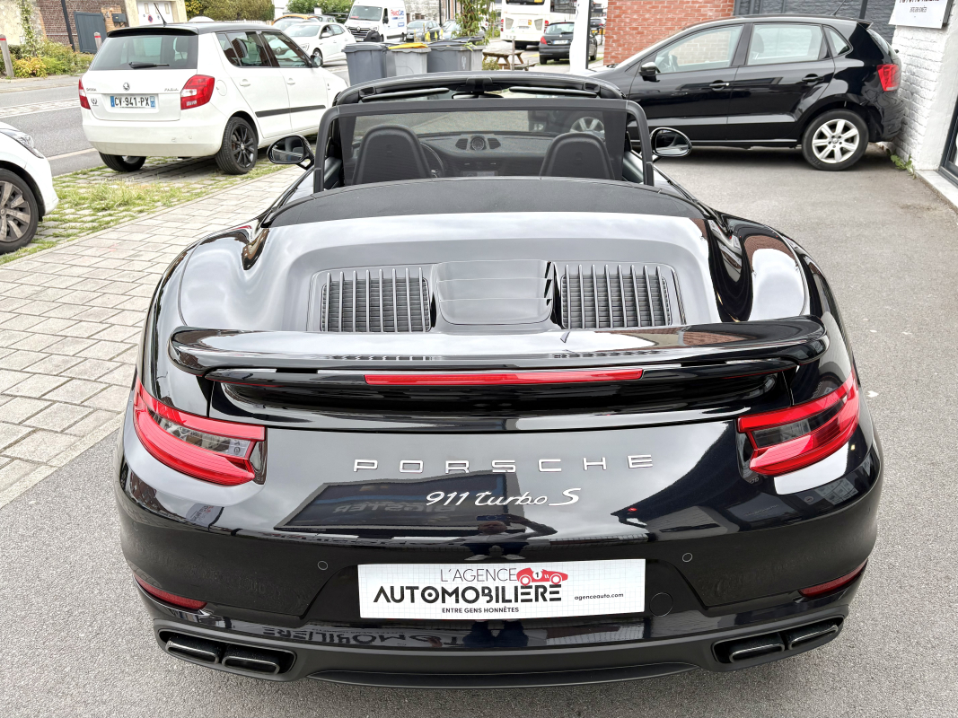 Porsche 911 — 4