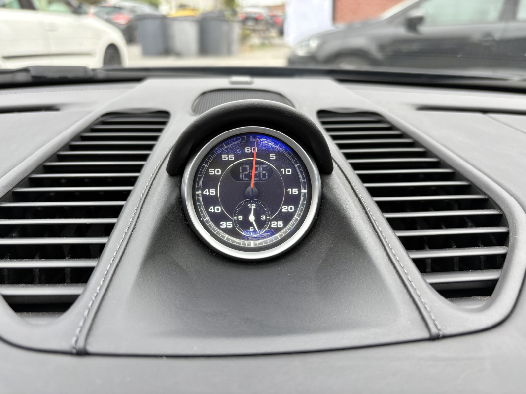 Porsche 911 — 16