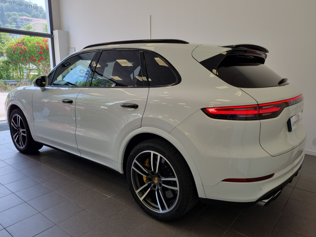 Porsche Cayenne — 3