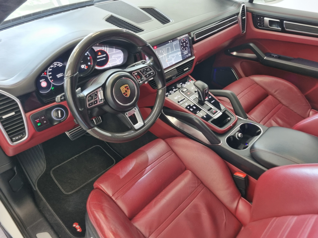 Porsche Cayenne — 17