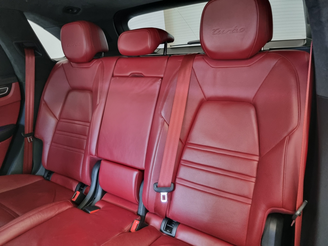 Porsche Cayenne — 21