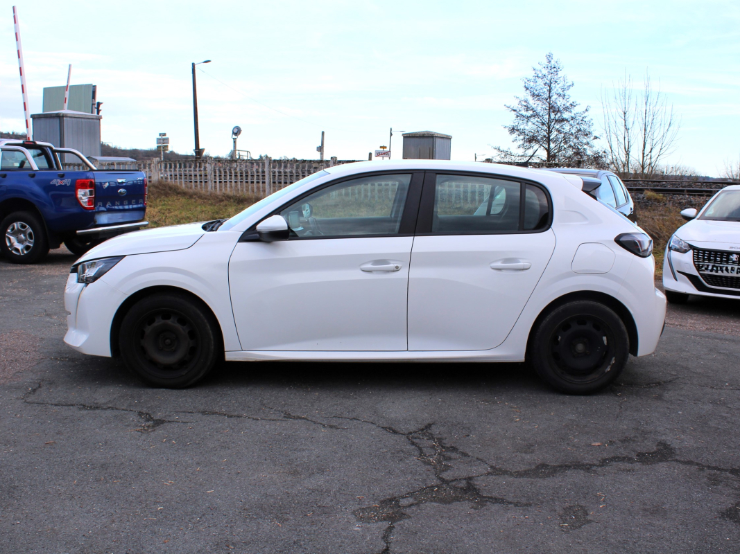 Peugeot 208 — 4