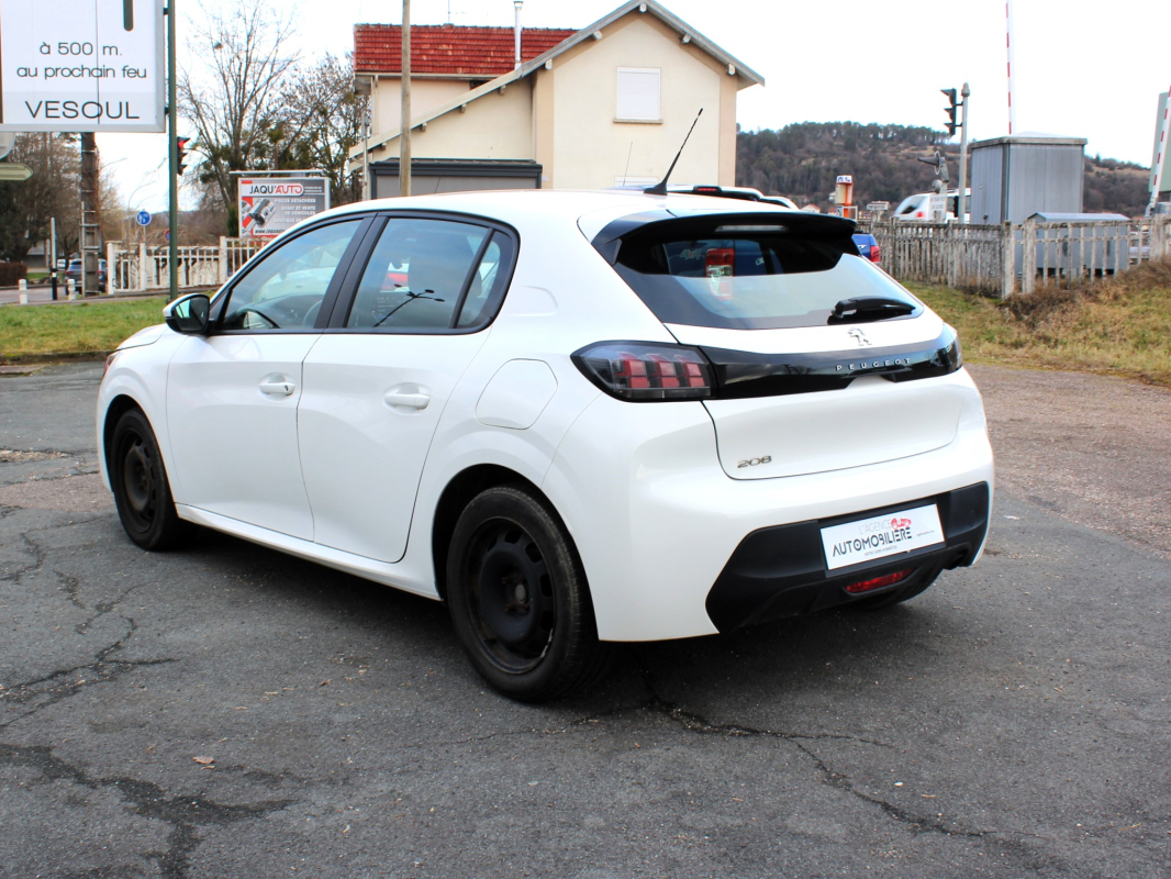 Peugeot 208 — 5