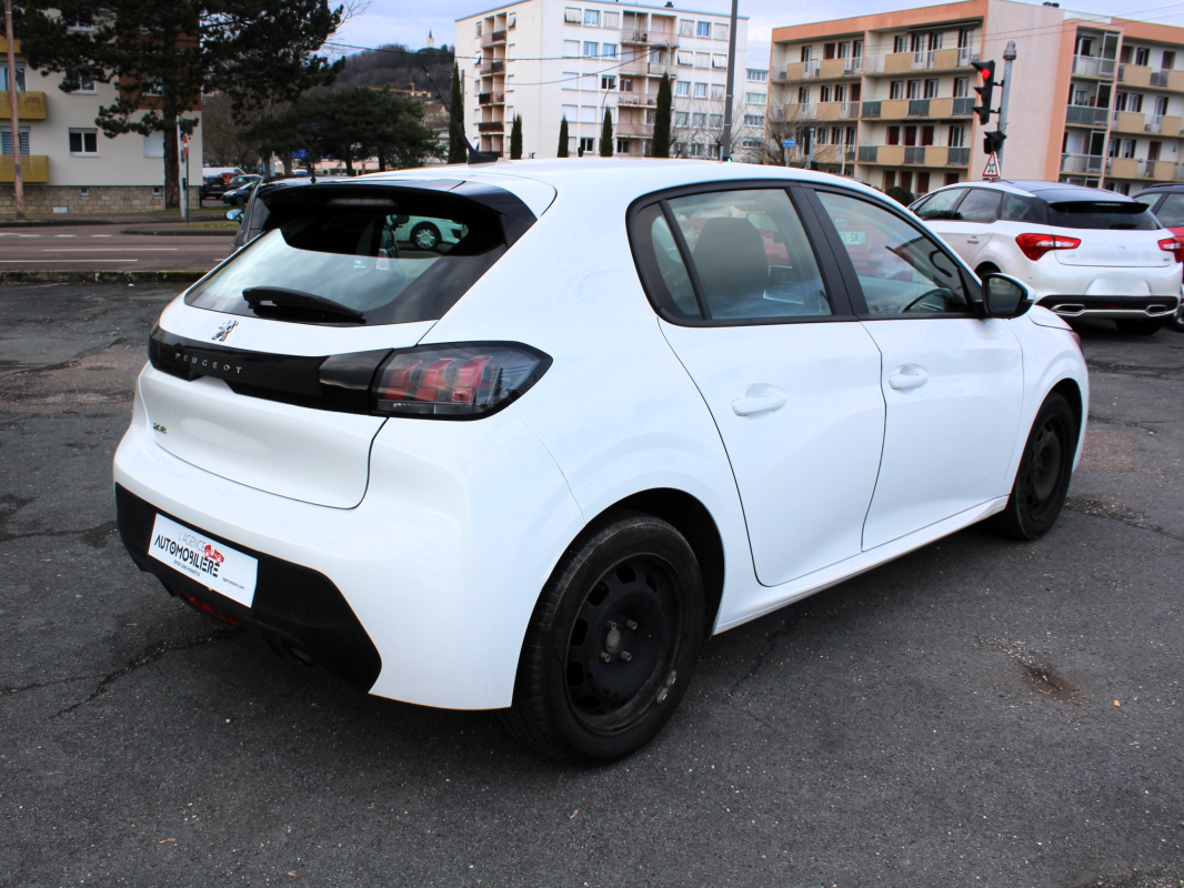 Peugeot 208 — 7