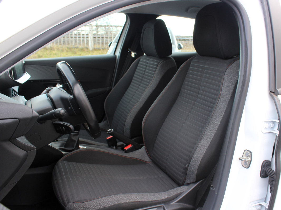 Peugeot 208 — 22