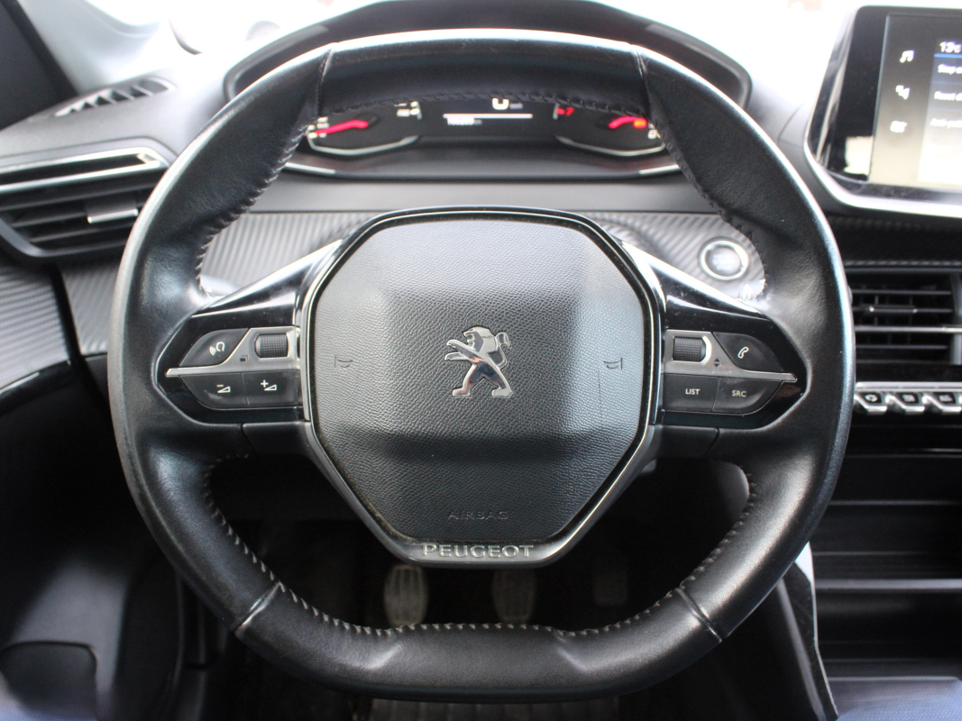 Peugeot 208 — 16