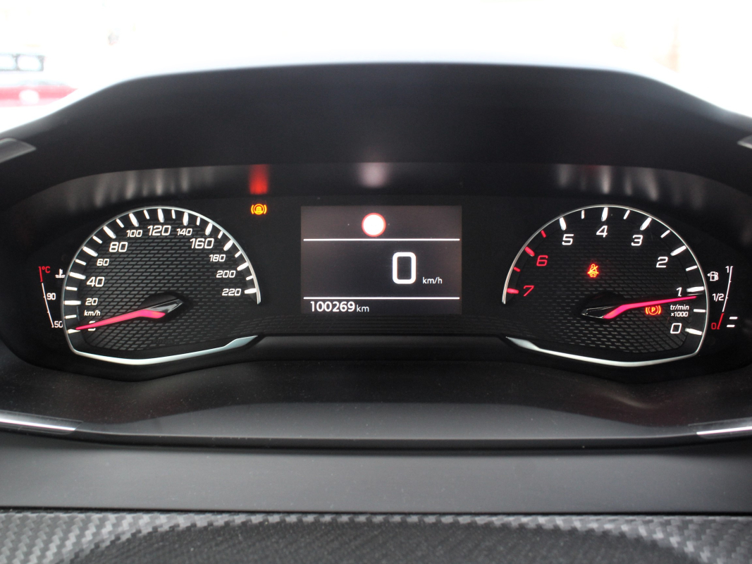 Peugeot 208 — 17