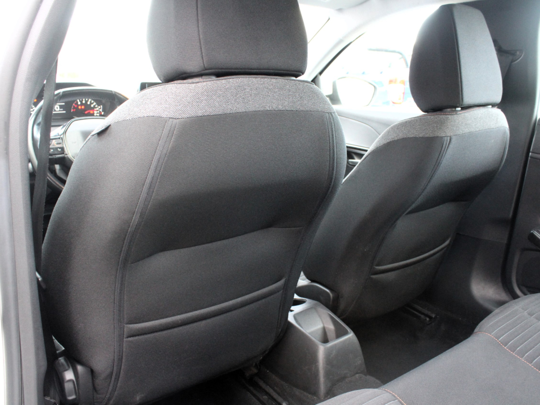 Peugeot 208 — 11