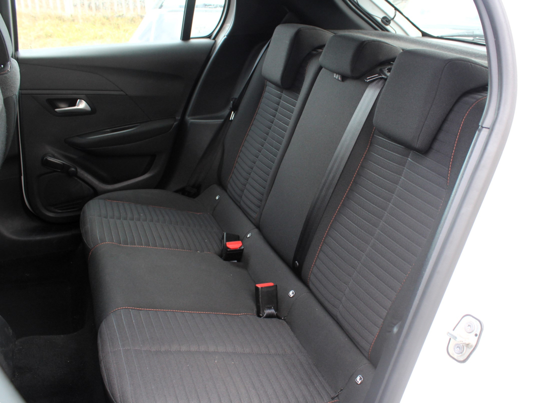 Peugeot 208 — 24