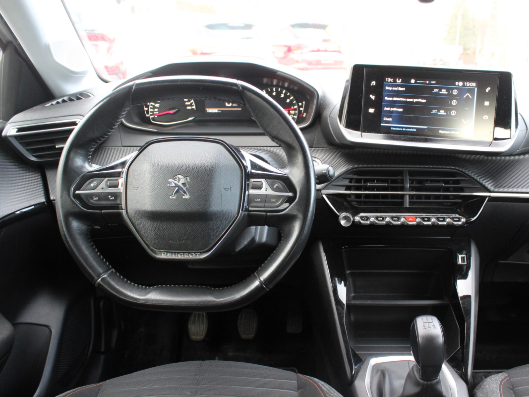 Peugeot 208 — 15