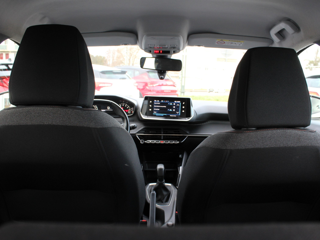 Peugeot 208 — 25