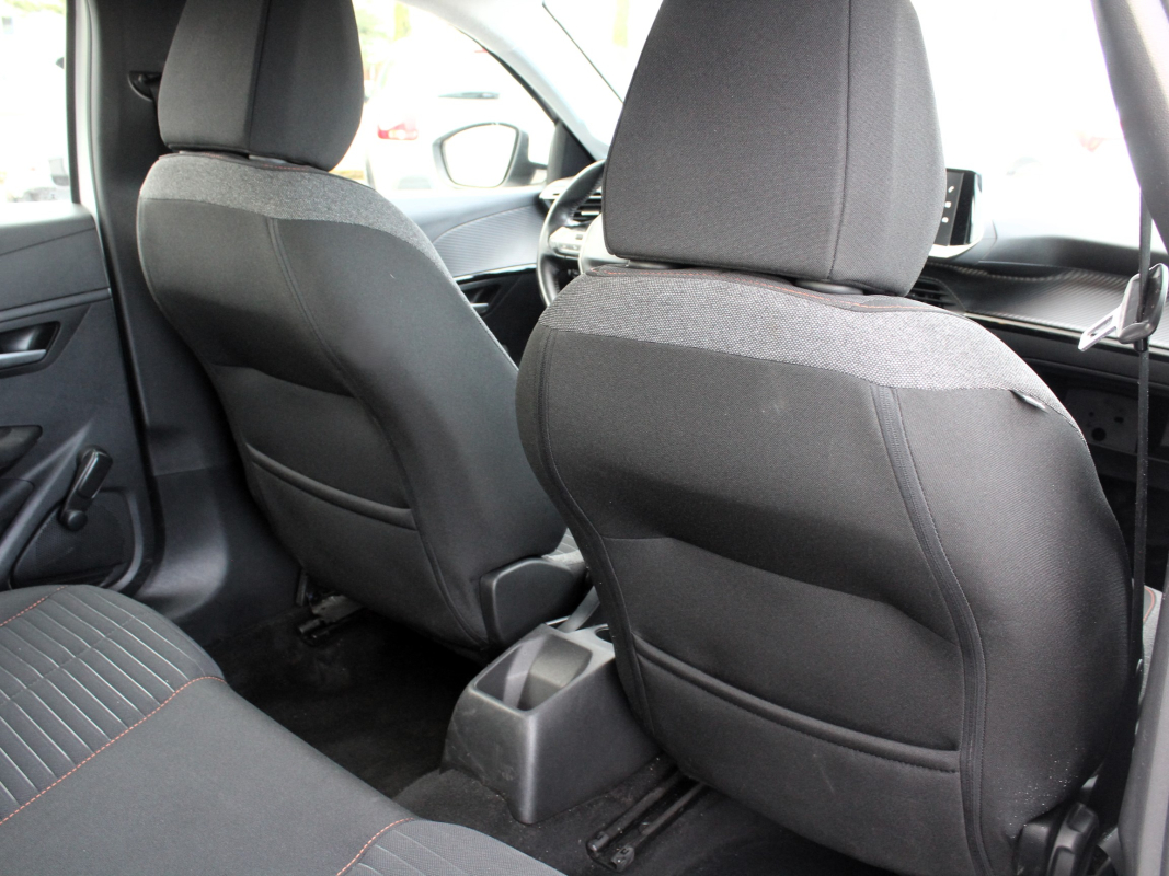 Peugeot 208 — 13