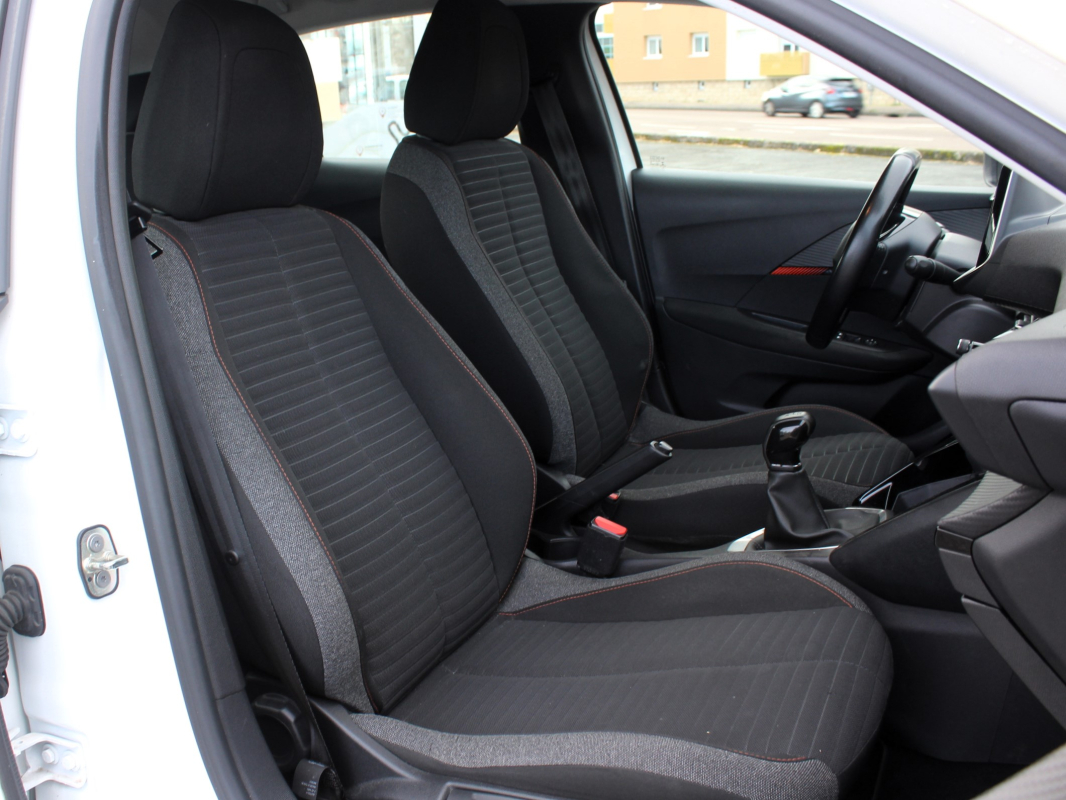 Peugeot 208 — 29