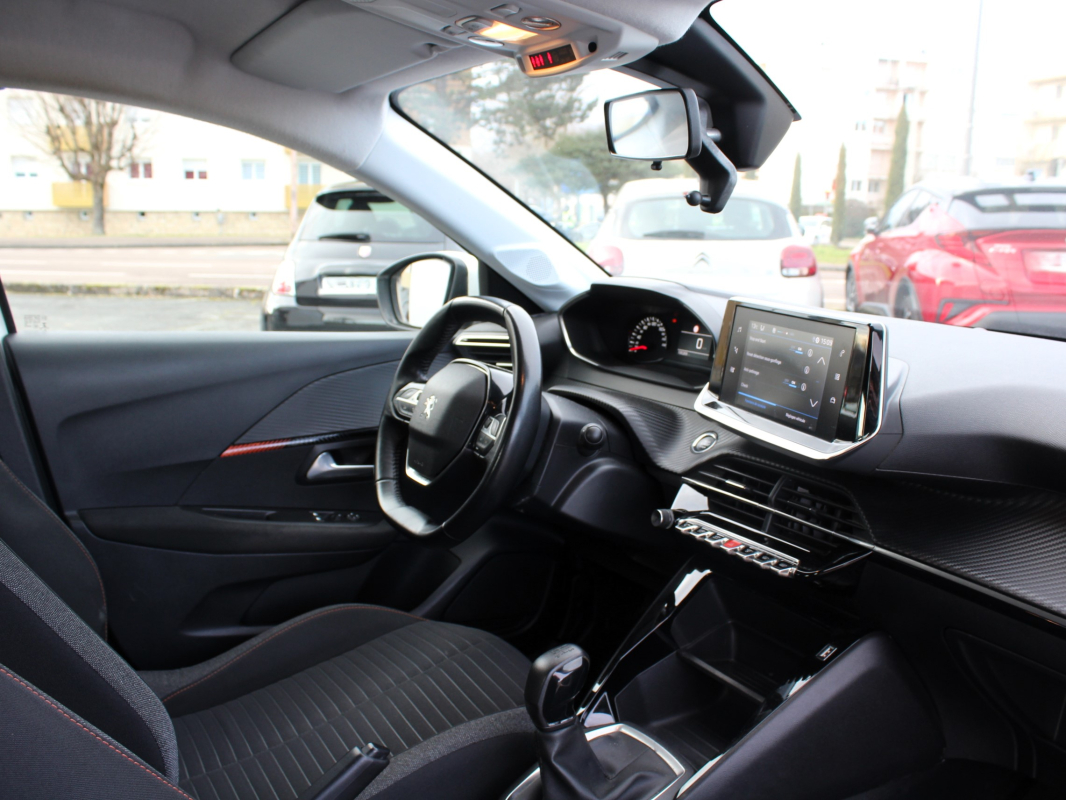 Peugeot 208 — 31
